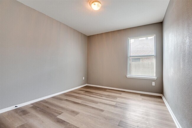 Building Photo - 7702 Decoy Dr