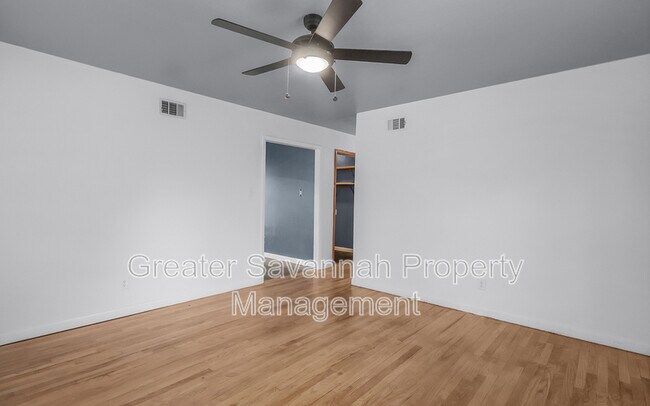 Building Photo - 1401 E 33rd St