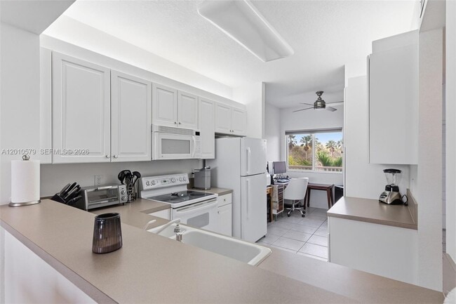 Building Photo - 7765 Yardley Dr