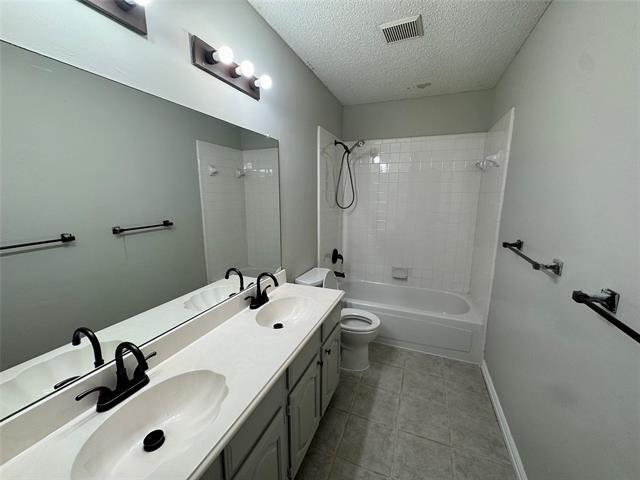 Building Photo - 711 Cottonwood Bend Dr