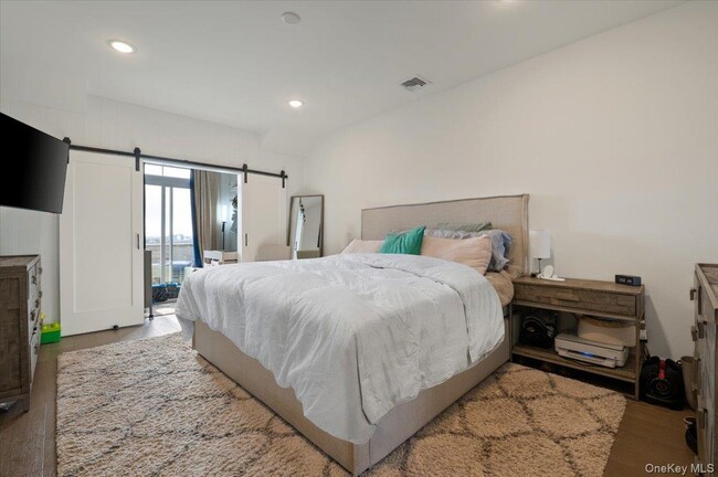 Building Photo - 422 Marina Pointe Dr