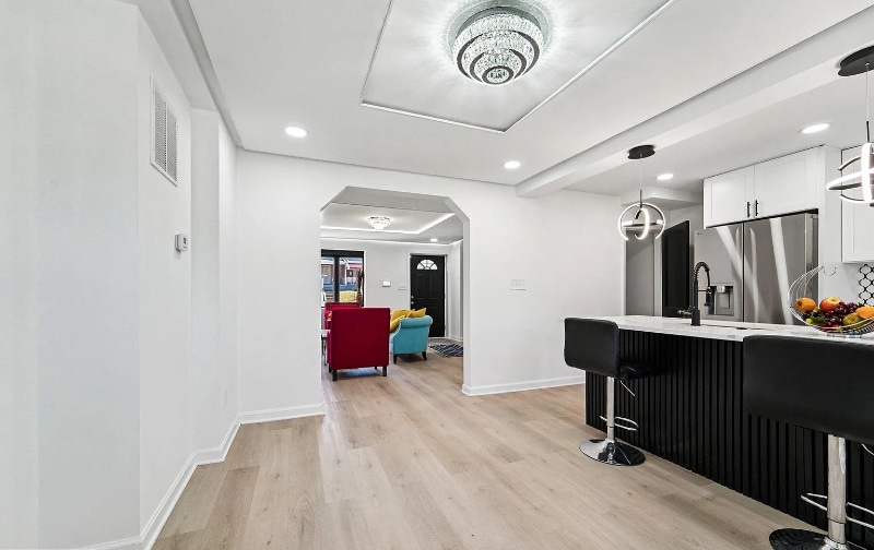 Building Photo - 917 Reverdy Rd