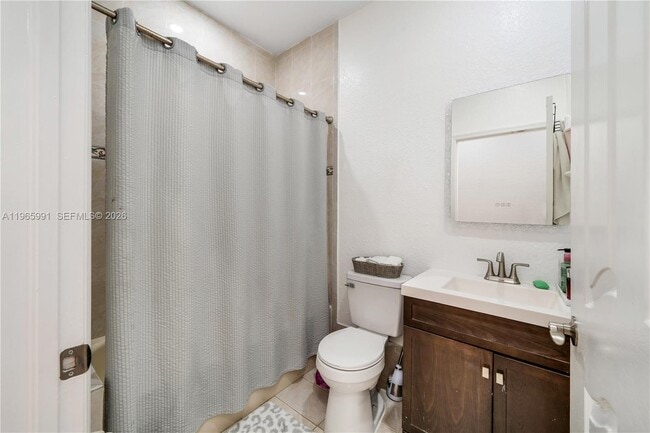 Building Photo - 1205 SE 7th Ct