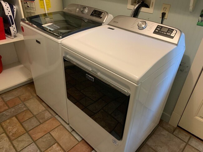 Building Photo - Charming 1BR House in Shelton