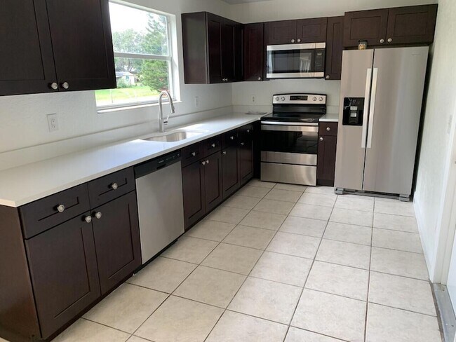 Building Photo - 1838 SE North Buttonwood Dr