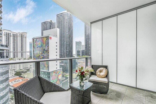 Building Photo - 1010 Brickell Ave