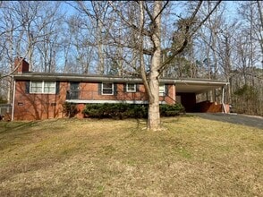 Building Photo - 609 Post Oak Ln