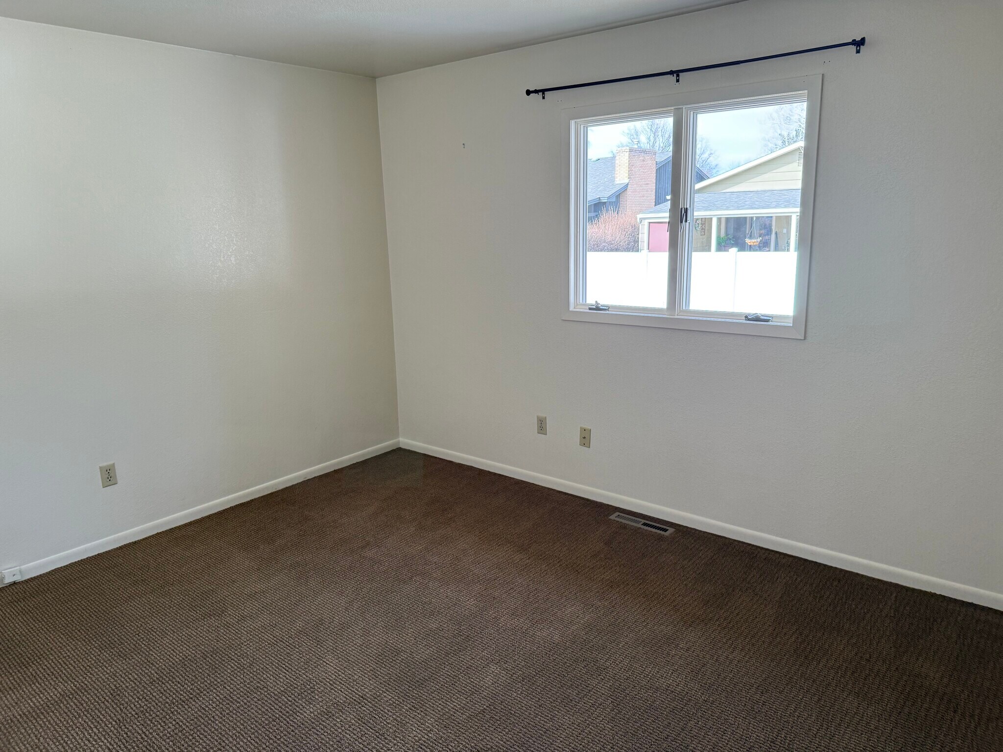 Building Photo - 3085 Saint Johns Ave