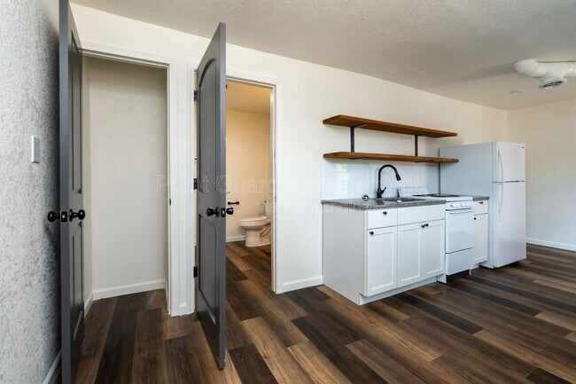 Building Photo - 421 N Emporia Ave