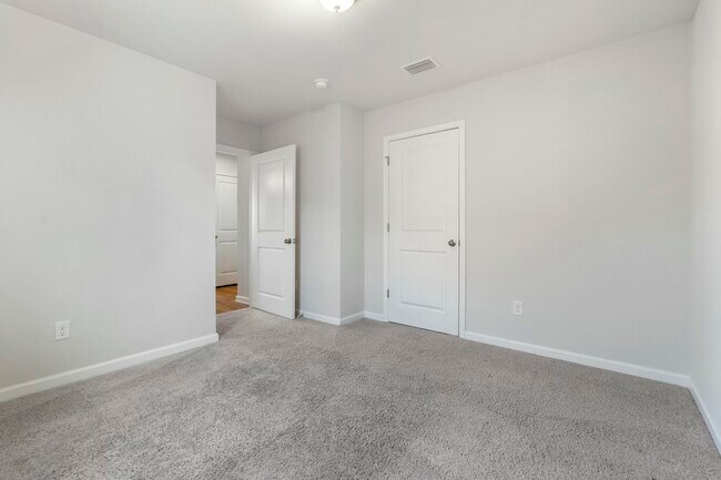 Building Photo - 610 Riverwalk Cir
