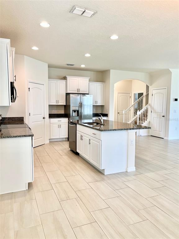 Building Photo - 9330 McLaren Alley