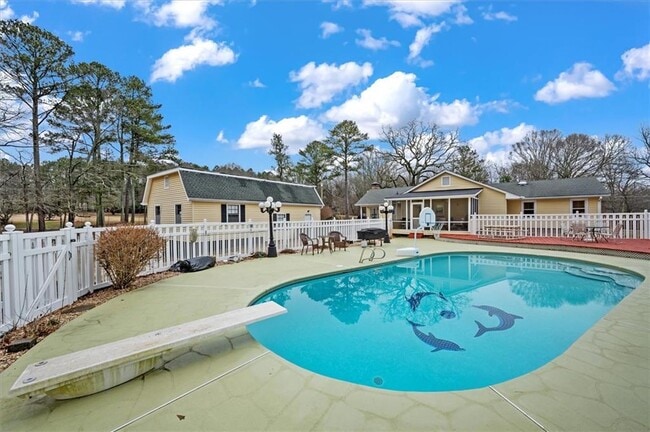 Building Photo - 14605 Cogburn Rd