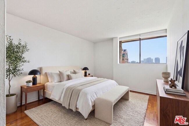 Building Photo - 10535 Wilshire Blvd