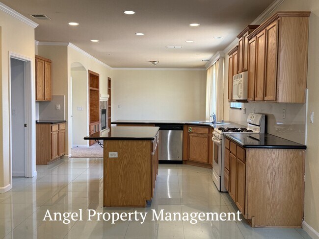 Building Photo - 5301 Nectar Cir