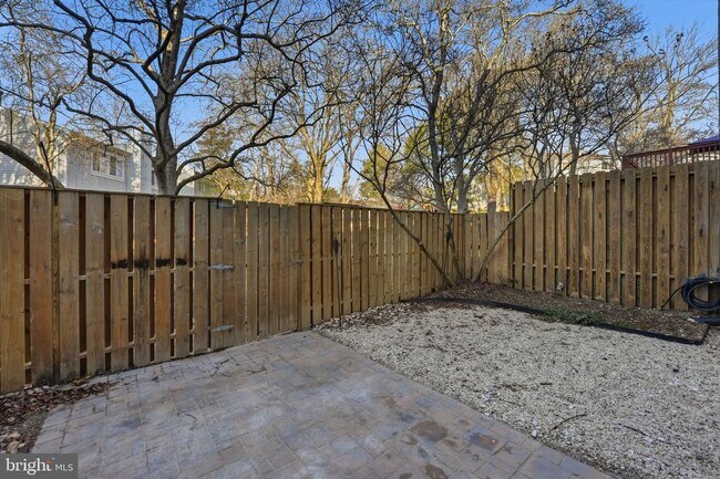 Building Photo - 1528 Goldenrain Ct