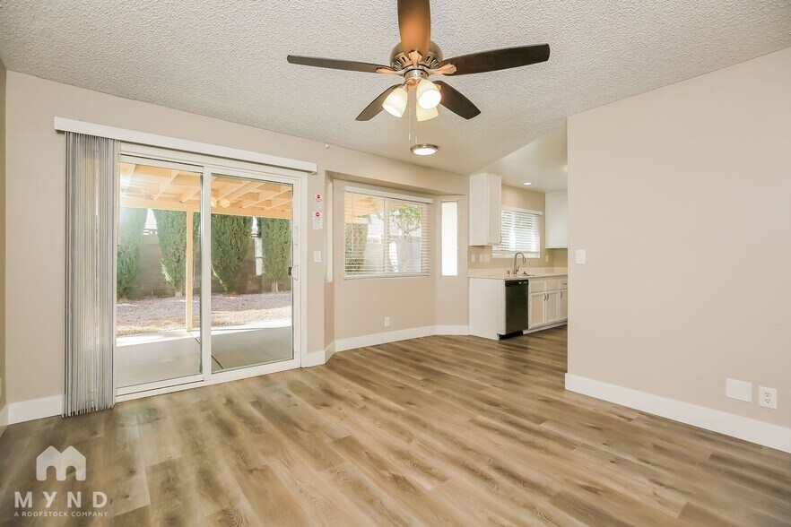 Building Photo - 4423 Honeycomb Dr