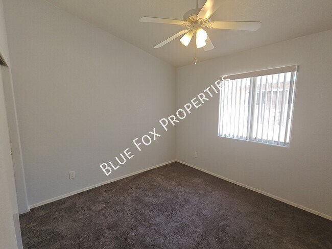 Building Photo - 7960 S Lennox Ln