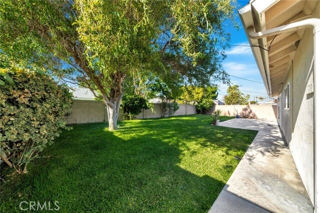 Building Photo - 5851 Pinon Dr