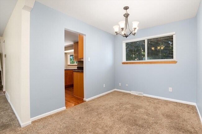 Building Photo - 13123 Spica Dr