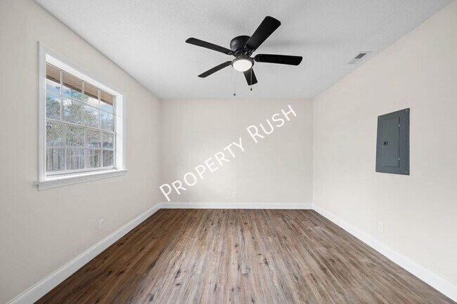 Building Photo - 3338 Gundy Dr