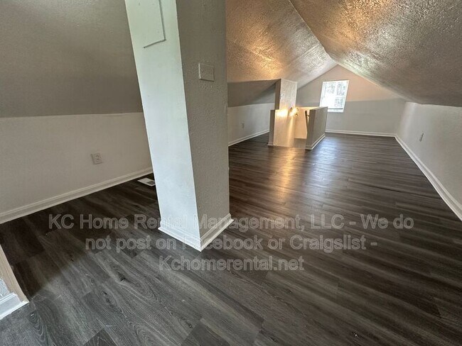Building Photo - 7113 N Highland Ave