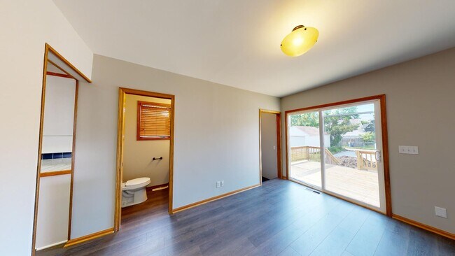 Building Photo - 1025 Park St SW