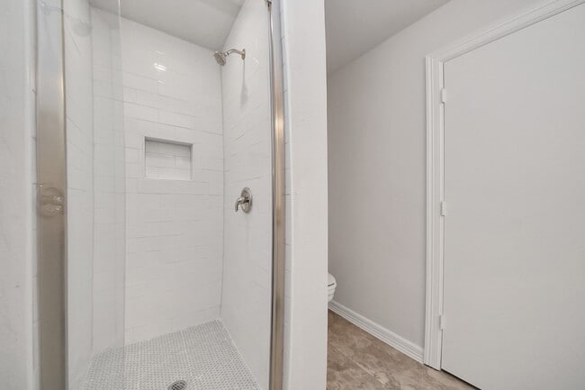 Building Photo - 6034 John Dreaper Dr