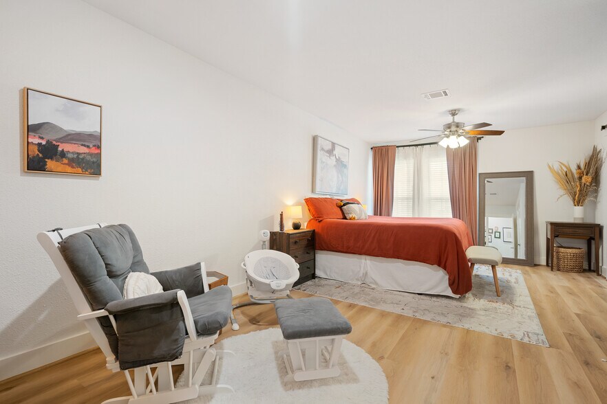 Building Photo - 5602 Greenhill Forest Dr