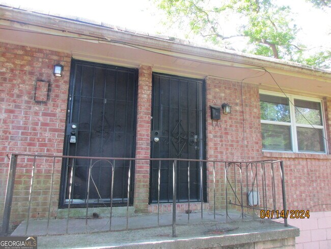 Building Photo - 2907 Palm Dr