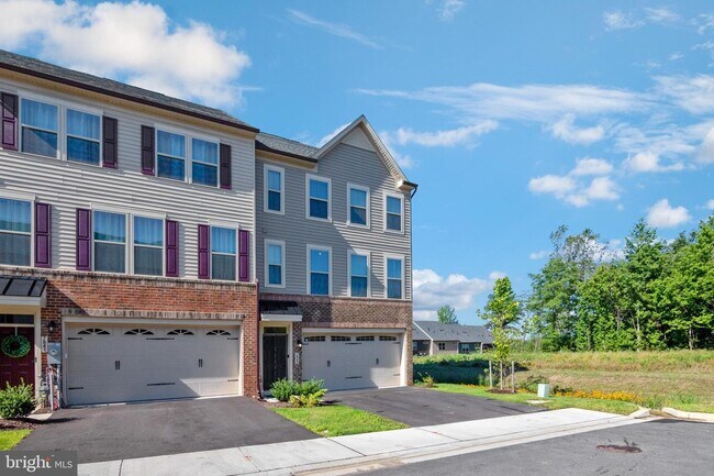 Building Photo - 7843 Otterbein Way