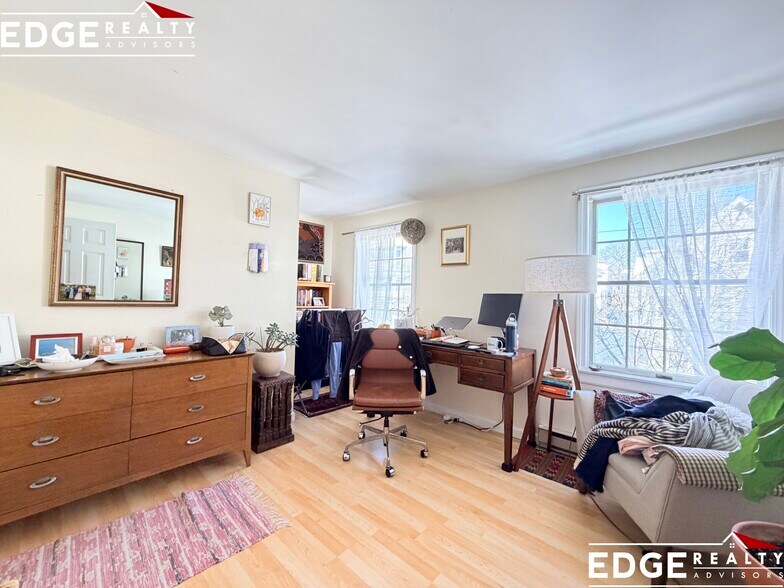 Building Photo - 26 Arden St