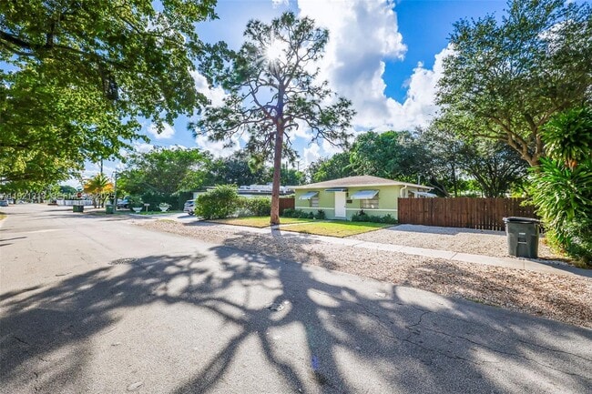 Building Photo - 13590 NW 5th Ave