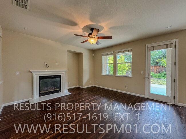 Building Photo - Beautiful 4 Bedroom 3 Bath home