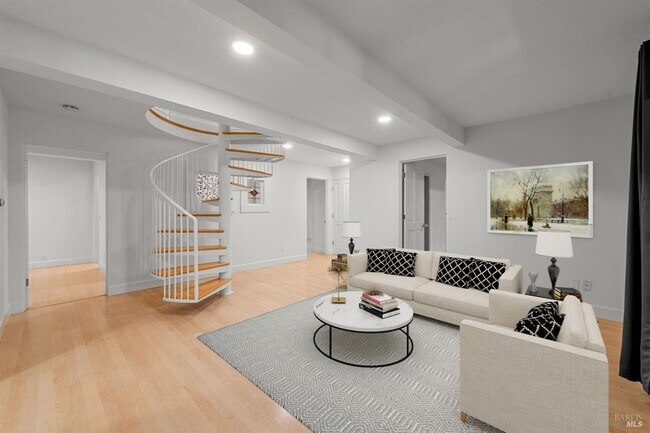 Building Photo - 1533 Allyn Ave