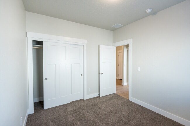 Building Photo - 304 Johnson Rd