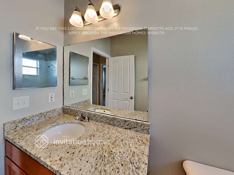 Building Photo - 8233 Crescent Moon Dr