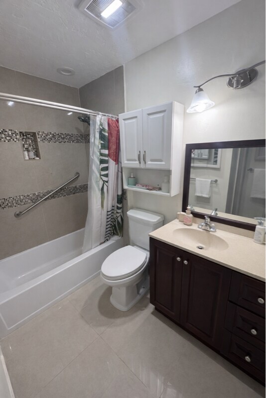 Building Photo - 3255 SW 2nd St