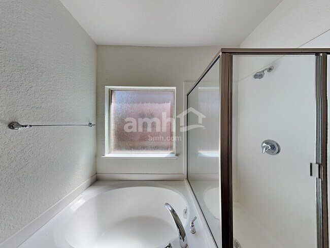 Building Photo - 412 Saddlehorn Way