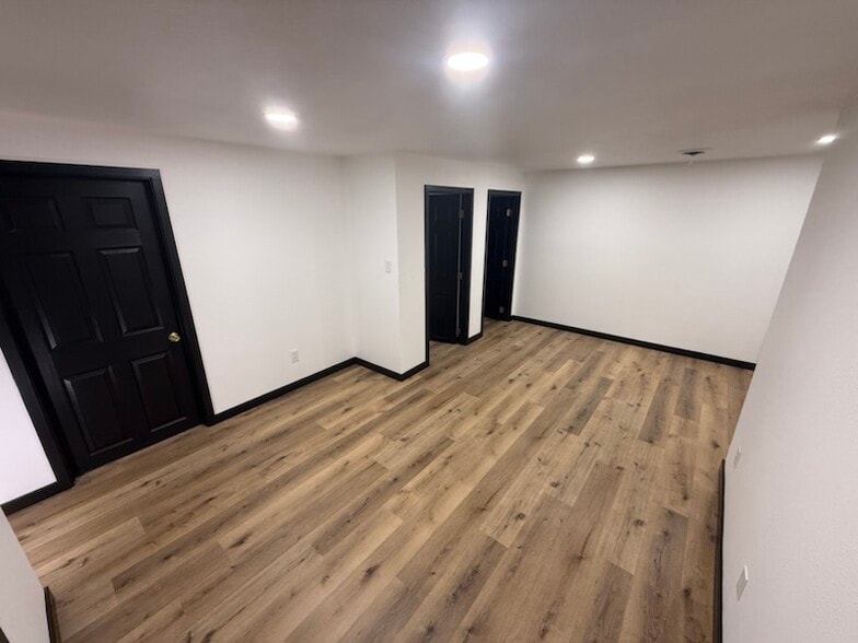 Building Photo - 1725 Elmwood Ln