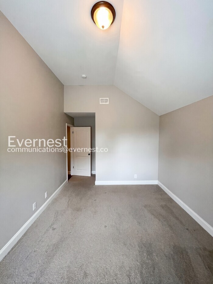 Building Photo - 1168 Henry Pl Blvd