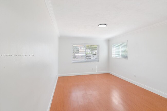 Building Photo - 6330 SW 27th St