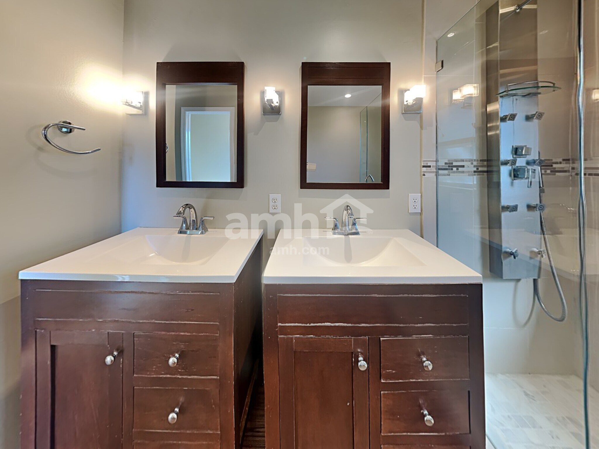 Building Photo - 1461 Lake Shore Ranch Dr