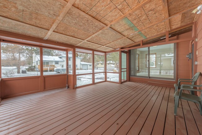 Building Photo - Great Roseville Home, Moundsview Schools, ...