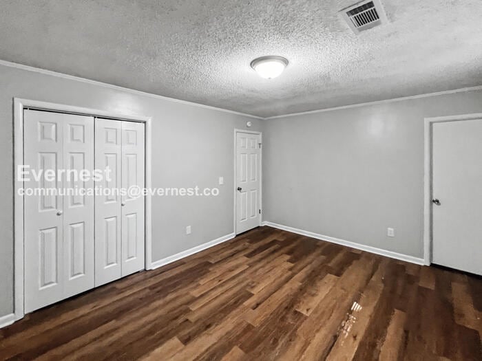 Building Photo - 3032 Summit Ridge Dr