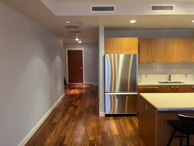 Building Photo - 841 S Gaines St