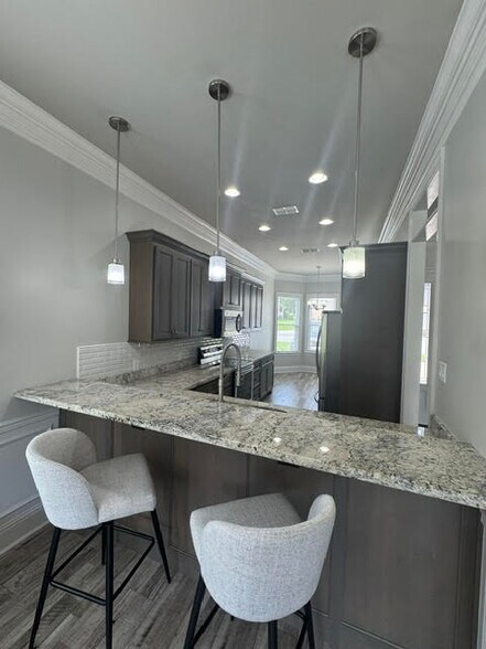 Building Photo - 87112 Highpoint Dr