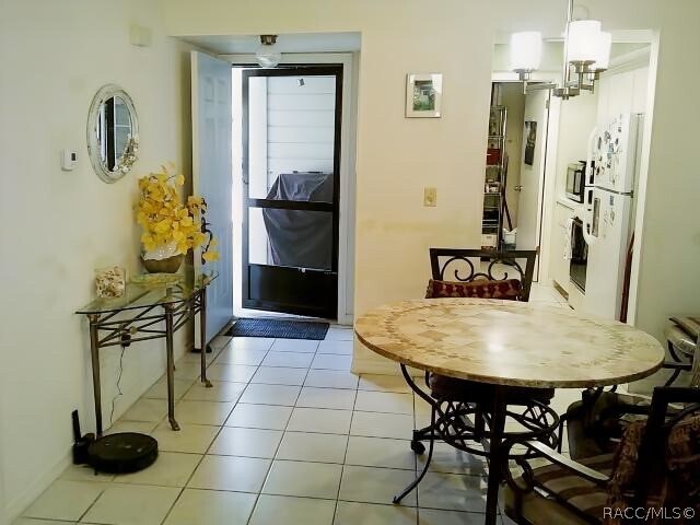 Building Photo - 760 E Gilchrist Ct