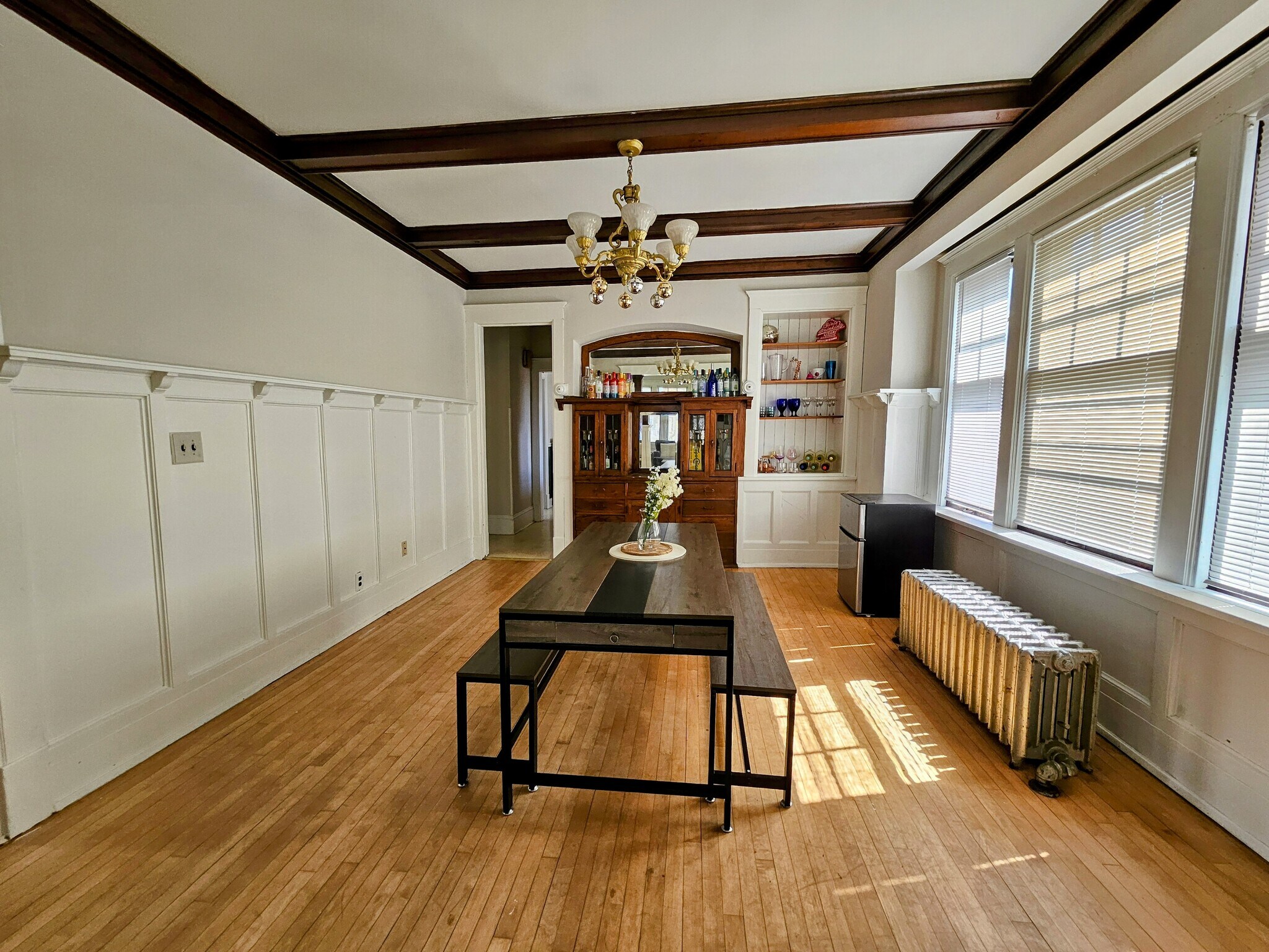 Building Photo - 2942 N Frederick Ave