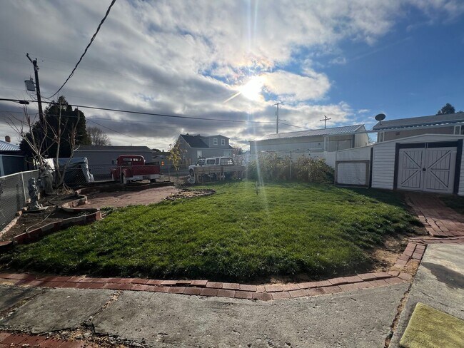 Building Photo - Cute Ephrata Home