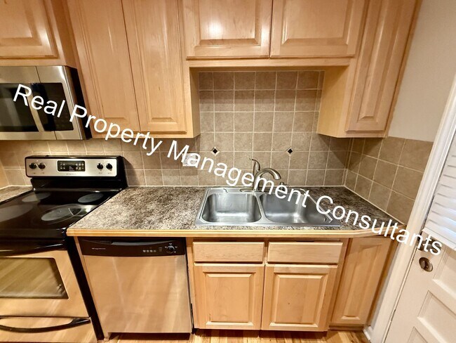 Building Photo - 1 Bedroom in Westport